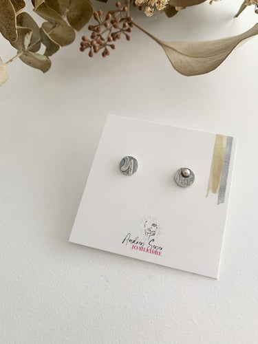 Boucles d'oreilles rondes minimalistes avec perle