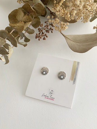 Boucles d'oreilles rondes minimalistes avec perles